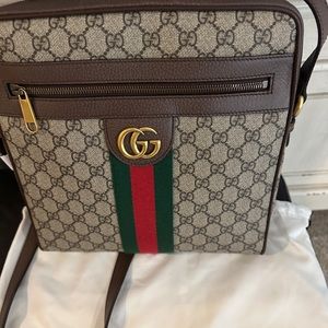 Authentic new Gucci OPHIDIA GG messenger bag
